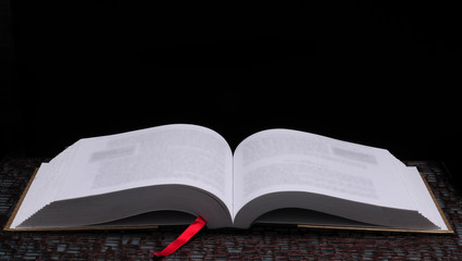 为什么京东、途虎上的轮胎比实体店便宜那么多-