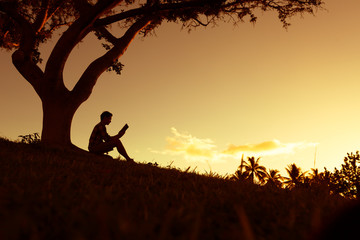 急求 从北京到宁晋的长途客车最早几点.从哪发车
