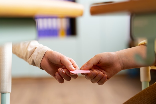 别克英朗去雾气是哪个按键(别克英朗按键灯开关在哪)